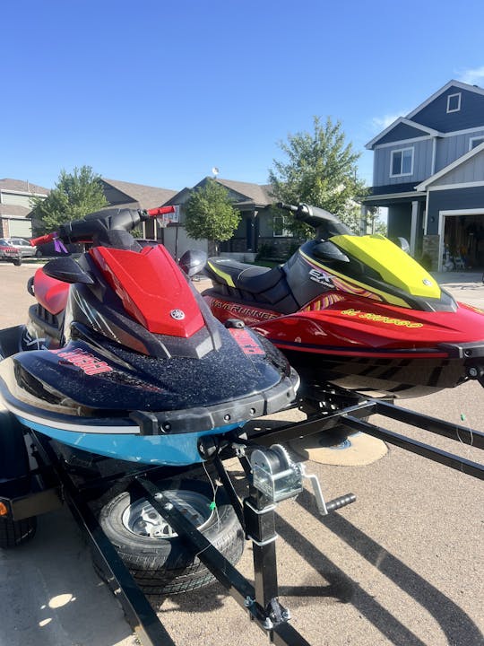 Diversión bajo el sol: disfruta de 2 NUEVAS motos acuáticas Yamaha Waverunner 2024