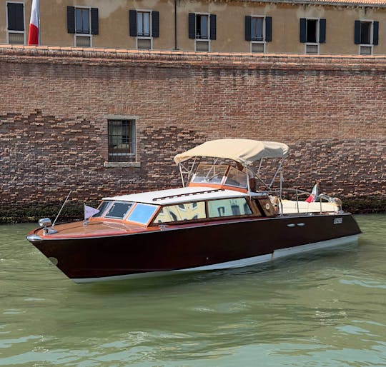 Private Wooden Boat Experience in the Venetian Lagoon