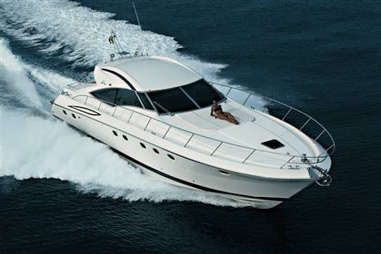  Yacht de luxe Sarnico 65 : votre aventure sur la Riviera italienne vous attend