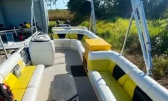 Bentley 24ft Tritoon Rental in Cape Coral, Florida