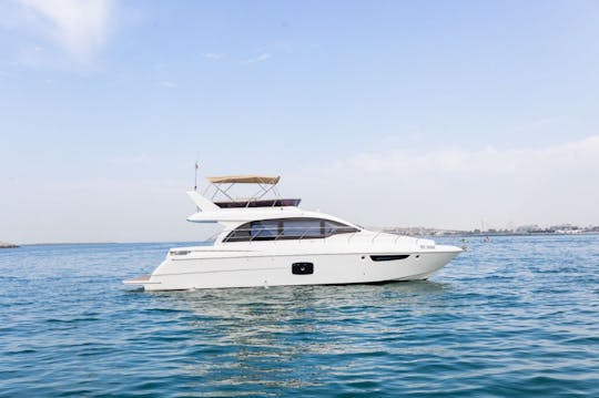 Alquiler de yate de lujo modelo Neo 2023 de 52 pies en Dubai, Emiratos Árabes Unidos