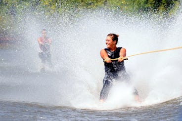 Ski nautique à Port City, Sri Lanka