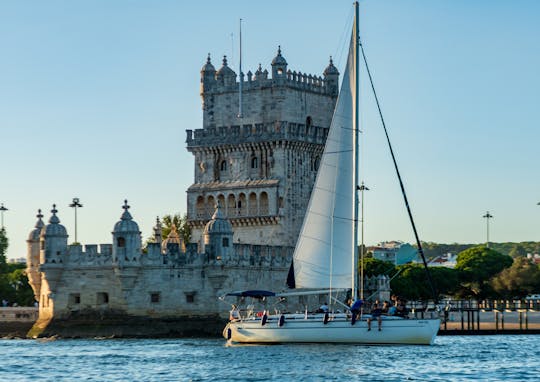 Sailboat Moonfleet in Lisboa