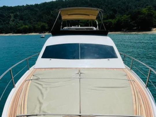 Yacht à moteur Intermarine 440 de 44 pieds à Ubatuba, São Paulo