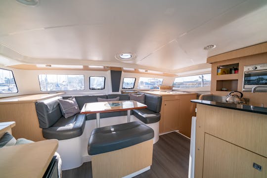 Catamaran Fountaine Pajot privé spacieux pouvant accueillir jusqu'à 12 personnes !