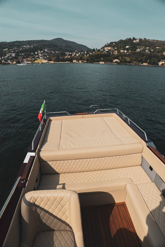 Mostes Venere Boat Elegant and a Rent in Como with charter 