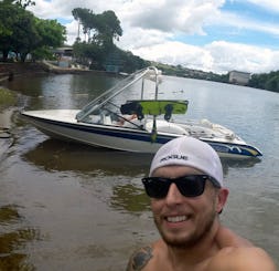 Esquimar Fase 1 con tabla de wakeboard y torre de esquí