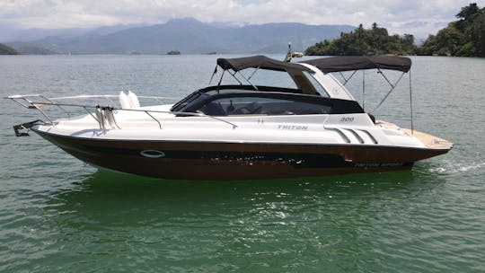 30ft Triton Sport Motor Yacht Rental in Paraty, Rio de Janeiro, Brazil