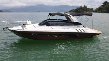 30ft Triton Sport Motor Yacht Rental in Paraty, Rio de Janeiro, Brazil