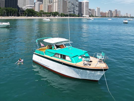 ¡Alquiler de yates Chris Craft en 1962 en el río Chicago!