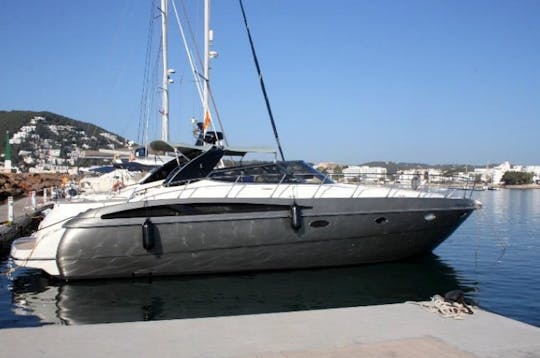 Location de yacht à moteur Cranchi 50 Mediterranee à Santa Eulalia, Îles Baléares