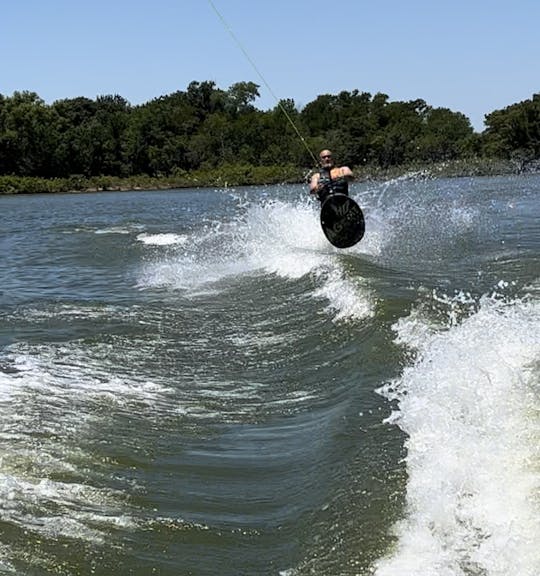 ***Location de Bowrider sur le lac Lewisville***