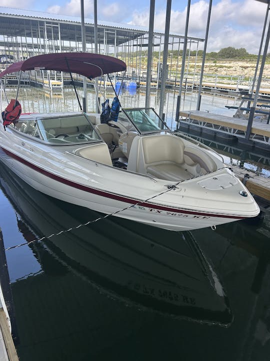Bateau Chaparral 220 SSi | Ski, wakeboard et tube sur Canyon Lake Tx