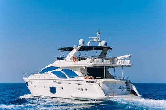 Yacht charter in Dubai · Azimut — Azimut 75 (2009)