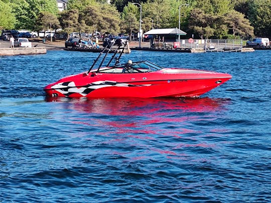 Enjoy a day on the lake with this 2000 Crownline limited edition. 