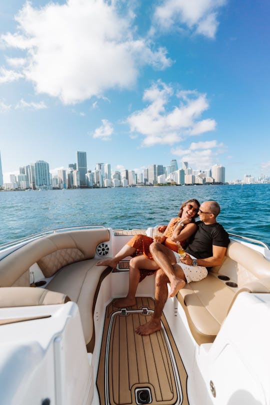 Bateau Hurricane Blue Sundeck de 24 pieds