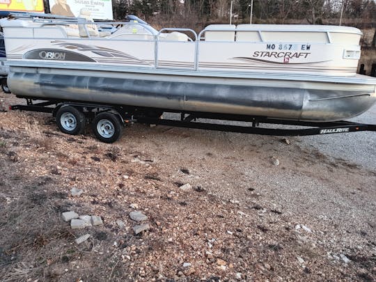 Starcraft 240 Orion Pontoon 26ft, Large groups, can do tubing, fishing.