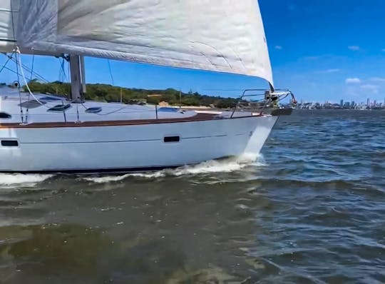 Alquiler de monocasco de crucero BENETEAU OCEANIS 423 en Mugla, Turquía