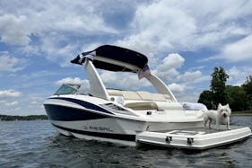 Cruise, Swim, & Party on Lake Norman w/ this Luxury Regal (Driver Incl. 👨‍✈️)