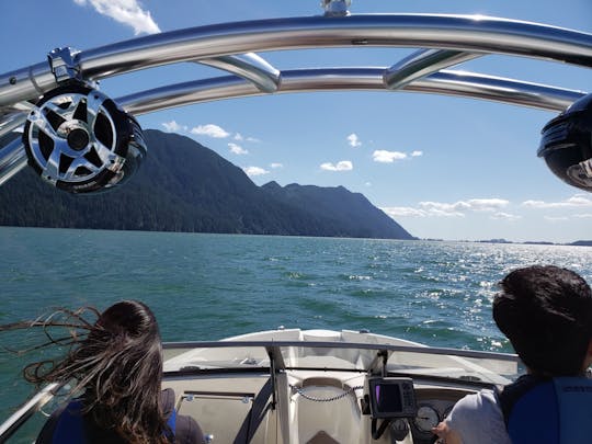 Bateau à moteur Larson LX859 (lac Cultus, Golden Years Park, Vancouver)