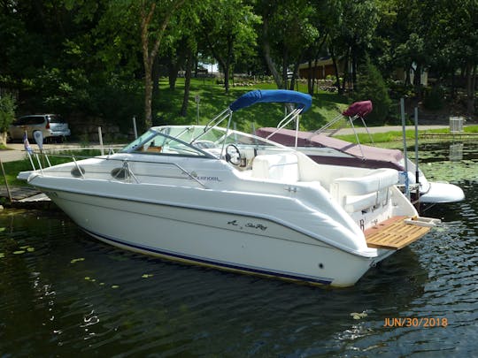 25' Sea Ray Sundancer en Wayzata, Minnesota.