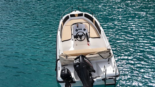 Alquiler de barcos privados en Milos para hasta 5 personas: ¡descubra las joyas ocultas!
