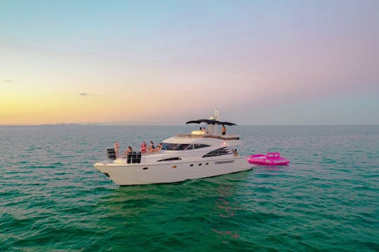 FAIRLINE  66 ft  Luxury in CANCUN  w SEADOO included up to 20 GUESTS