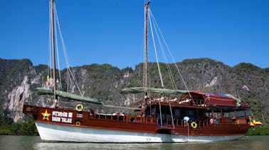 Cruzeiro fretado privado em Krabi, Tailândia.