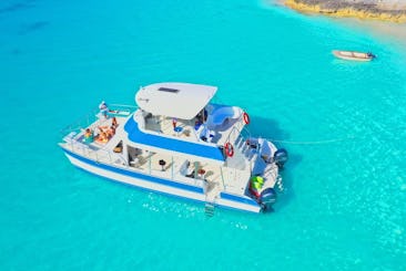 Catamarán privado Aventura de dos pisos de 42 pies