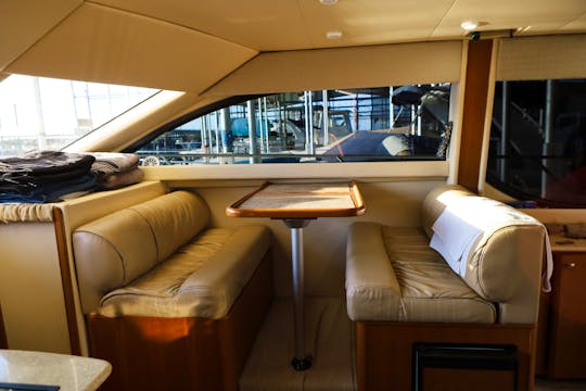Stunning 38' Meridian Luxury Yacht with Courtesy Champagne at Frisco/Little Elm