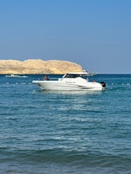 Découvrez le joyau de la mer de Mascate en bateau : une excursion en mer exclusive et inoubliable !