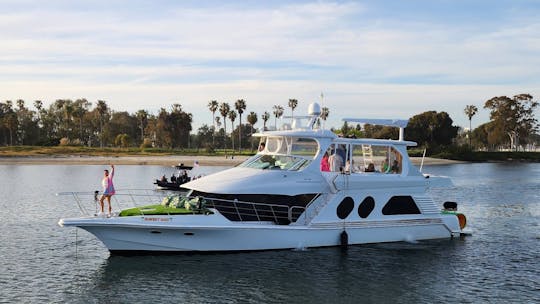 63ft 🥳#1 Party Deck 🎤Karaoke 💃Dance Floor 🐬Whale Watching 🌅Marina Del Rey