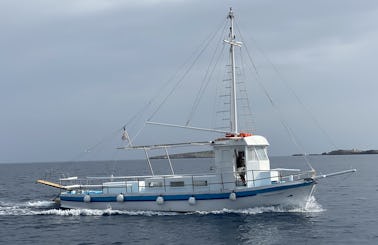 Paroikia Bay Maria T 3h Boat Trip (10:30-13:30)