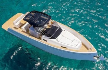 Pardo 38 Motor Yacht Rental in Saint Tropez