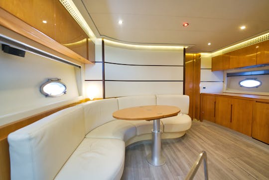 ¡DISFRUTA DE MIAMI EN UN PERSHING DE 62 PIES!