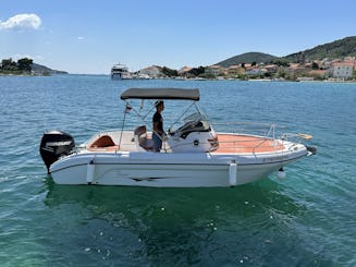 Ranieri Shadow 22 (2013) alimentado por 175 HP Mercury Verado em Preko