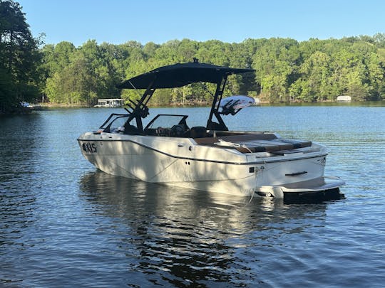Wake up and surf the day away with this beautiful Axis T22 Surf boat