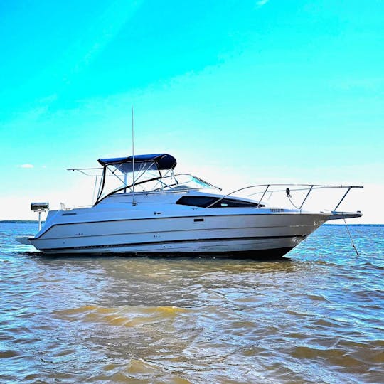 30 ft Bayliner ciera - Yacht Rental for 8 People in Montreal, Canada