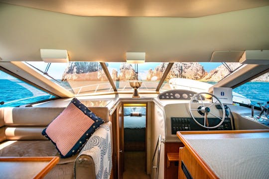 Yacht privé Bayliner de 42 pieds 15Px