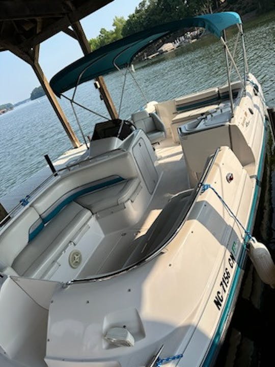 1996 Chaparral 23' Sunesta Deck Boat rental on Lake Norman