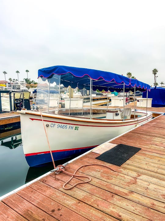 Barco eléctrico Duffy Classic de 20 pies en Huntington Beach, California