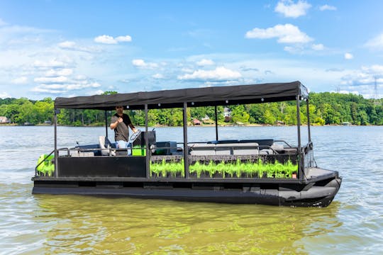 Party Barge Pontoon for 12 people on Lake Wylie