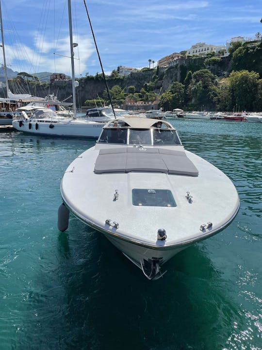  Charter Itama 38 Motor Yacht 