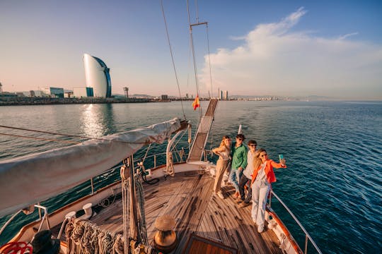 2-Hour Chill Out Mediterranean Sailing with Drinks onboard the 110ft Ketch 