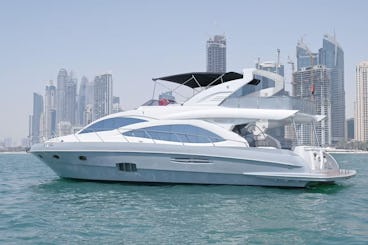 Experimente DUBAI ON OUR MAJESTY 59FT