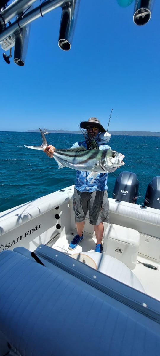 Center Console fishing charter in Guanacaste Province