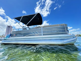 20ft Pontoon Party Boat for Rent in Pompano Beach