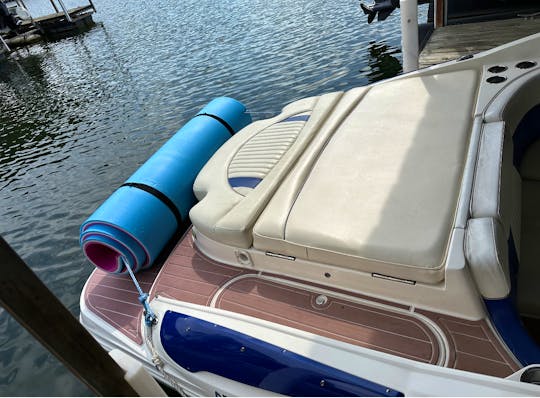 27' Rinker Bowrider | Includes tube, ski's and lily pad