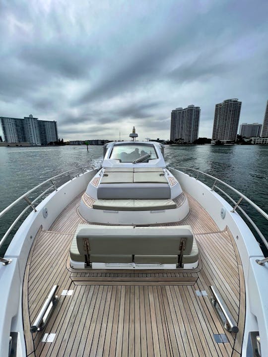 42ft Luxury Azimut Verve - 13 people (North Miami)