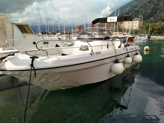 Passeio de barco privado em Kotor - Ranieri Voyager 23S 